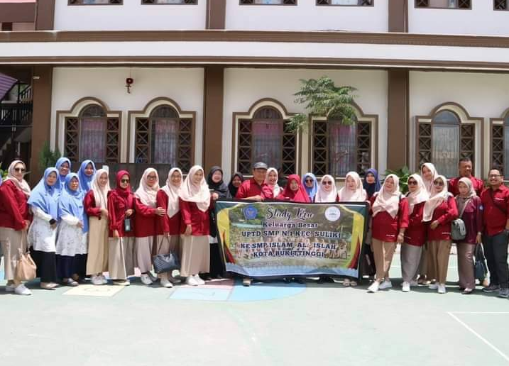 Kunjungan Literasi SMP 1 Kec. Suliki Payakumbuh di SMP Islam Al Ishlah Bukittinggi